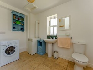 Shower - Bron Gors: Cozy Retreat in Edern (Pwllheli)