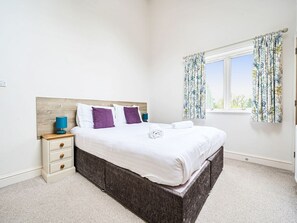 Room - Hazel - Woodland Cottages, Bowness-On-Windermere (Bowness-on-Windermere)