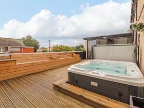 Terrace/patio - The Wendover, in Towyn, Conwy. (Abergele)