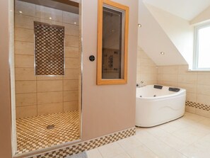 Shower - The Wendover, in Towyn, Conwy. (Abergele)