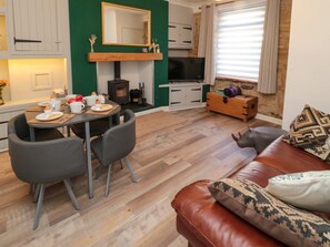 Fireplace - 10 Ladbroke Street Amble 2-bed (Morpeth)