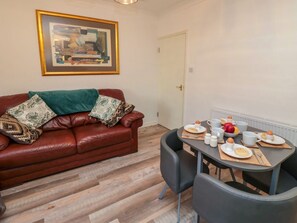 Dining - 10 Ladbroke Street Amble 2-bed (Morpeth)