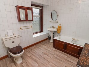 Shower - Glan Yr Afon in Ystradgynlais. (Swansea)