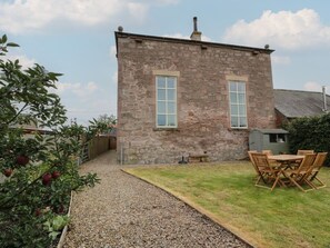 Outdoor dining - The Old Chapel, Norham (Berwick-upon-Tweed)