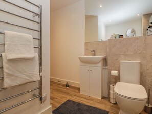 Shower - The Studio, Weston-Super-Mare. (Weston-super-Mare)