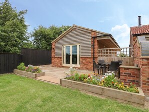 Outdoor dining - Sunrise Stable, Long Sutton (Spalding)