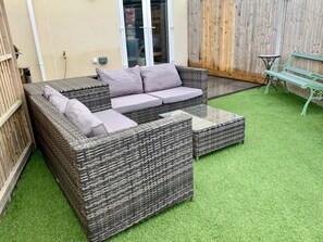 Terrace/patio - 46A Sea Front, Hayling Island (Hayling Island)
