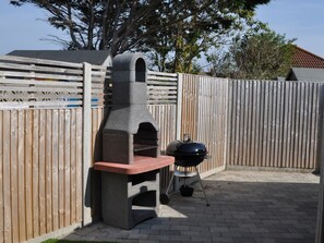 Terrace/patio - 46A Sea Front, Hayling Island (Hayling Island)