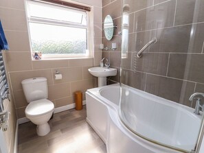 Shower - Heddfan at 30 Mount Park, Conwy (Conwy)