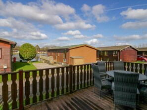 Outdoor dining - Lakeside 20, Silverdale (Carnforth)