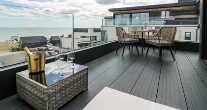 Stunning Flat 4 - Penthouse in Hythe
