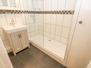 Shower - The Curlews, Langthwaite (Richmond)