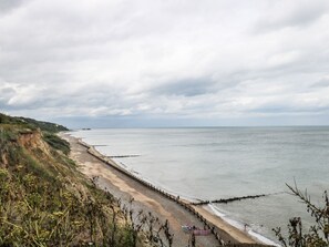 Beach nearby - Beckhythe Cottage, Overstrand (Cromer)