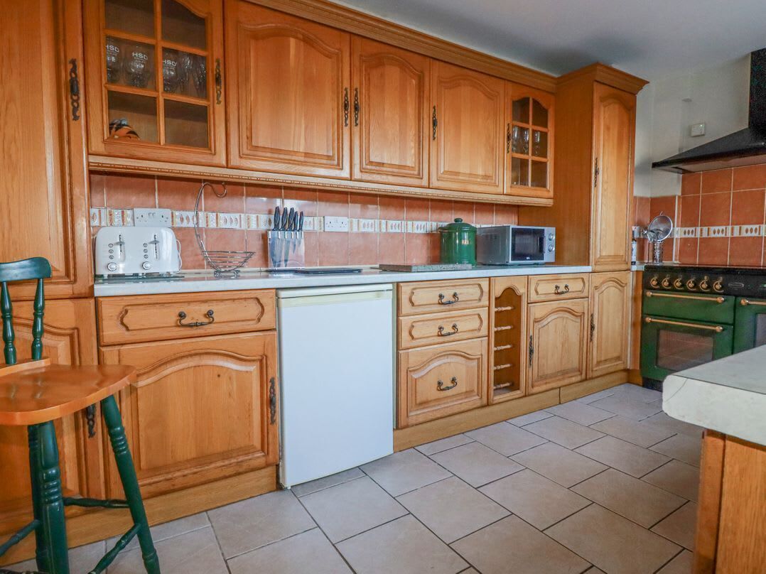 Dishwasher, high chair