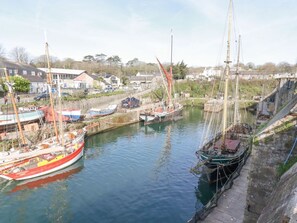 Marina - Eden Retreat in Beautiful Par (Par)