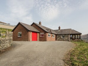 Exterior - Cwm heulog, Llanfair Talhaiarn (Abergele)