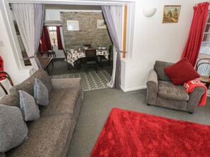 Fireplace - Charming Maesgwyn Home in Cardigan (Cardigan)