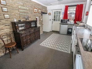Dishwasher, high chair - Charming Maesgwyn Home in Cardigan (Cardigan)