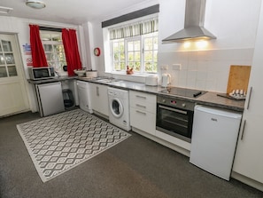 Dishwasher, high chair - Charming Maesgwyn Home in Cardigan (Cardigan)