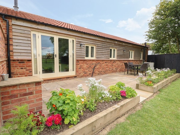 Outdoor dining - Golson Stable, Long Sutton (Spalding)