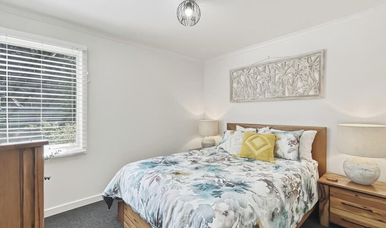 Desk, iron/ironing board, travel cot, WiFi