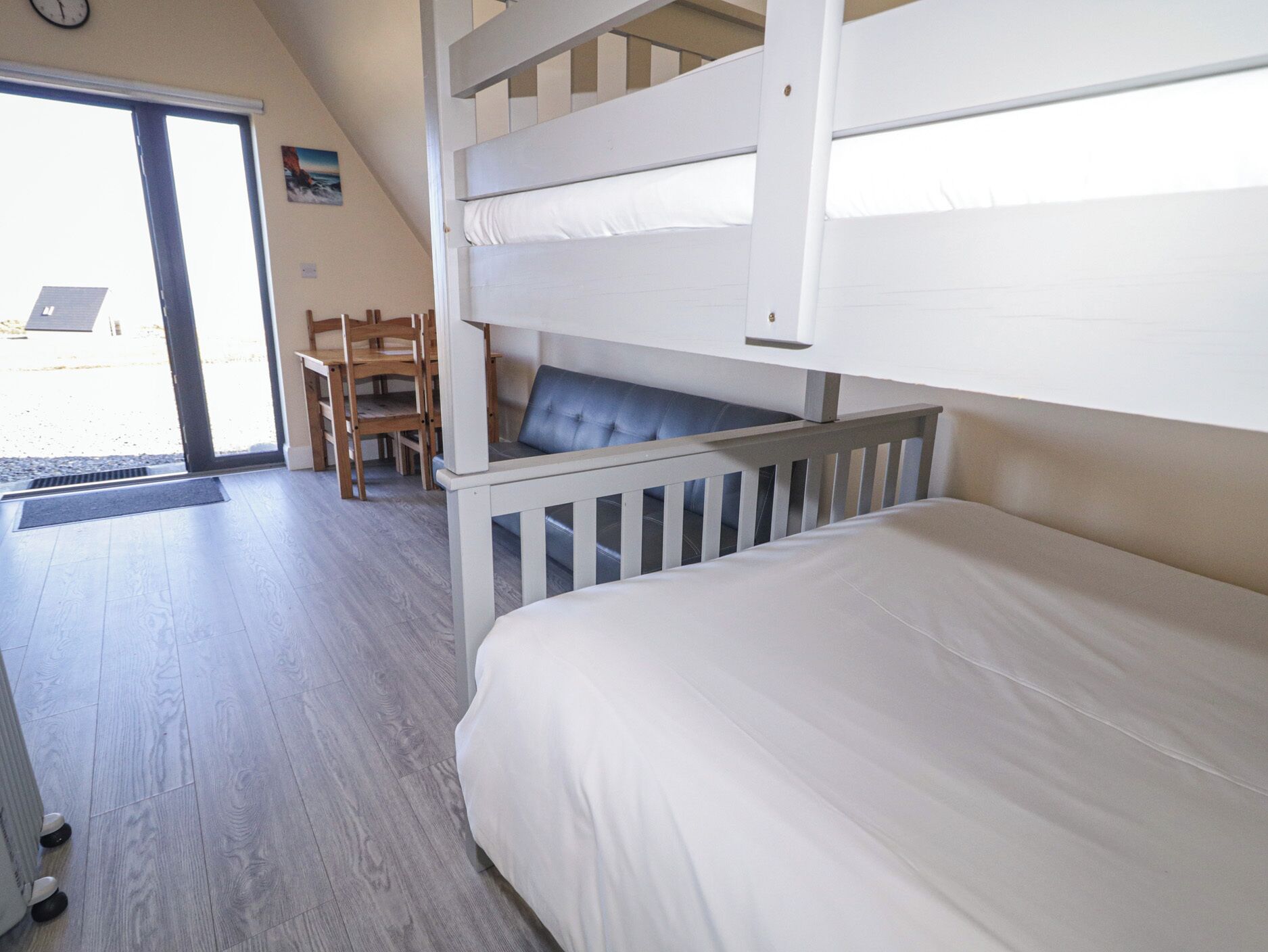 1 bedroom, individually decorated, individually furnished