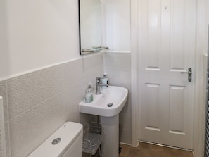 Shower - Shore View, Grange-over-Sands. (Grange-Over-Sands)