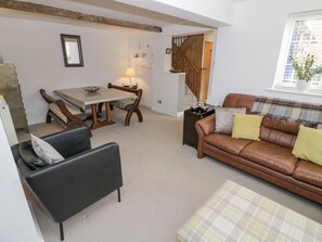 Living area - Jubilee Cottage, Warwickshire. (Stratford-upon-Avon)