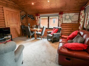 Living area - 10 Water's Edge Morpeth Felton (Morpeth)
