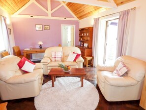 Living area - The Packing House, Hanley Castle (Worcester)