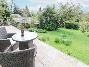 Outdoor dining - Bee Garth, Castleton (Whitby)