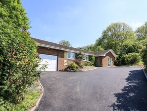 Exterior - PEN Y MAES, stunning garden, hot tub, countryside. (Builth Wells)