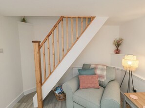 Living area - Riverside Cottage, Scarborough (Scarborough)