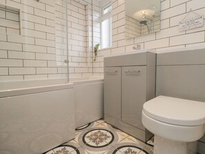 Shower - Riverside Cottage, Scarborough (Scarborough)