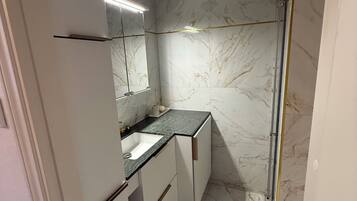 Leilighet, 1 queensize-seng med sovesofa, byutsikt | Bad