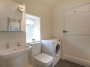 Shower - Reynard Ing Cottage, Addingham (Ilkley)