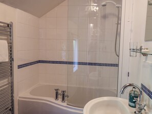 Shower - Hayloft Cottage, Staintondale (Staintondale)