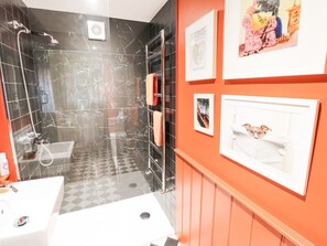 Shower - Prospect Cottage, Malvern (Malvern)
