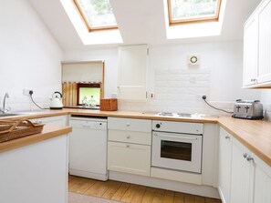 Dishwasher, high chair - Cardean Mill, Blairgowrie (Blairgowrie)