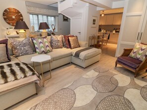 Living area - Little Barn, Stockbridge. Pets (Stockbridge)