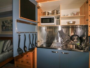 Private kitchen - Broadstone Boathouse, Dartmouth (Dartmouth)