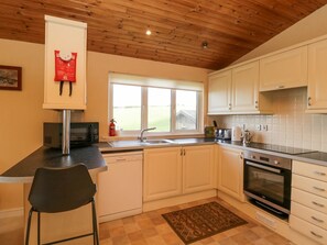 Private kitchen - Lodge 16, near Millbrook. 3bed (Torpoint)