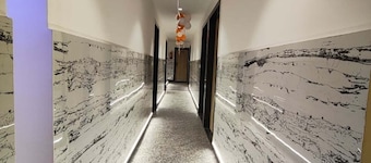 Hotel The Skyluxe