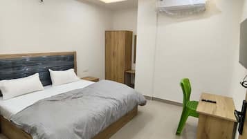 Classic-Doppelzimmer | Schreibtisch, Verdunkelungsvorhänge, Bügeleisen/Bügelbrett