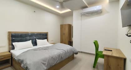 Hotel The Skyluxe