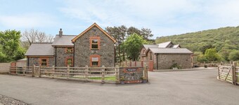 The Farmhouse, Capel Bangor