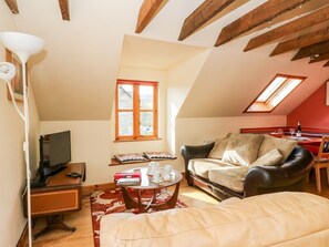 Living area - Larch Cottage, Aberfeldy (Aberfeldy)