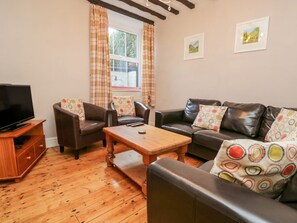 Living area - Fisher's Retreat, Bowness-On-Windermere (Windermere)