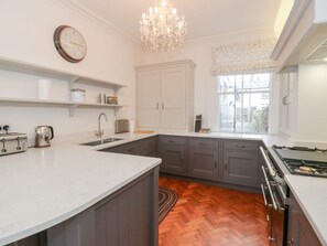 Dishwasher, high chair - Mor Awel, Beaumaris, Anglesey (Beaumaris)