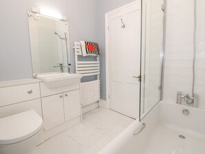 Shower - Mor Awel, Beaumaris, Anglesey (Beaumaris)
